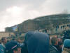 Chemiker bestaunen unseren Demo-Zug vom Stadionwall aus